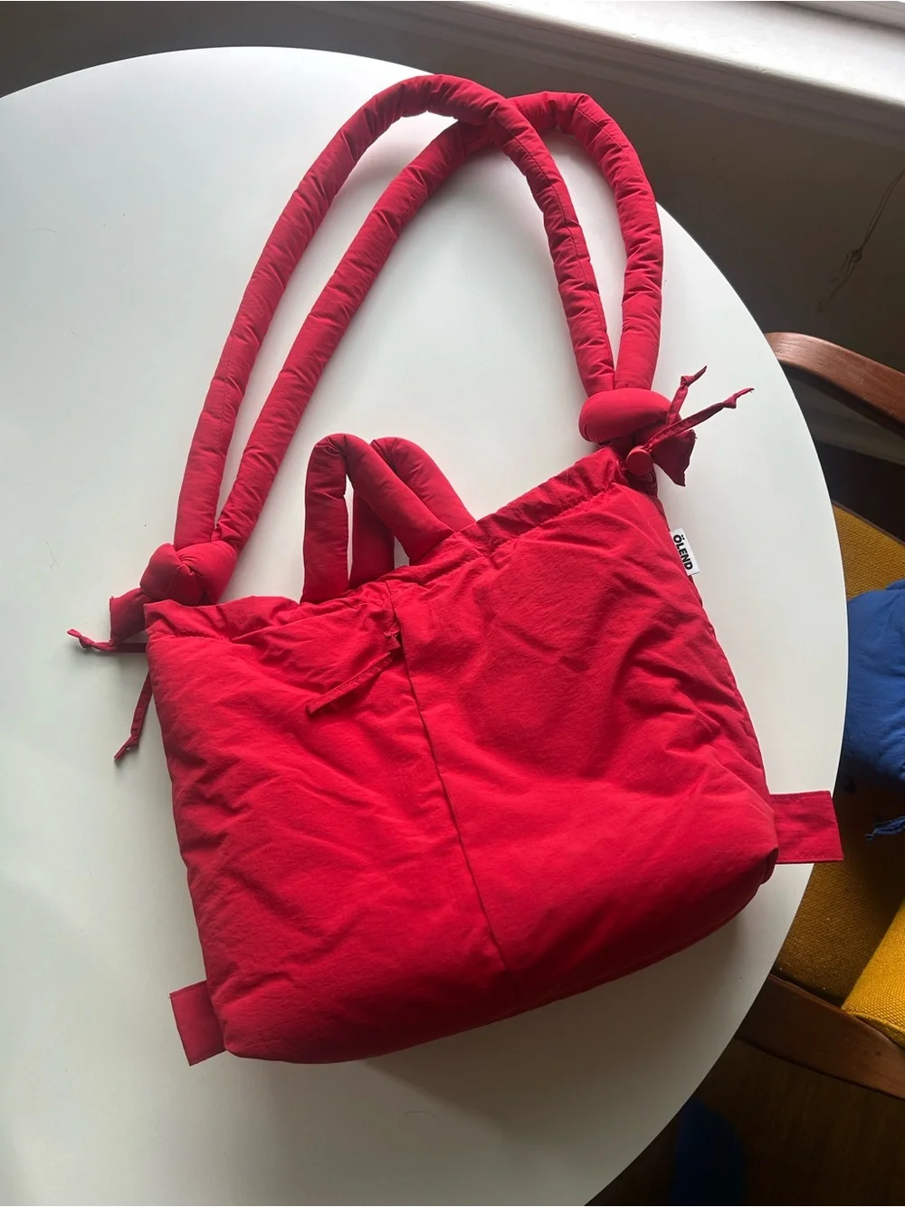 Olend ona soft bag in red